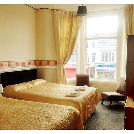 St Elmo Hotel Μπλάκπουλ Εξωτερικό φωτογραφία