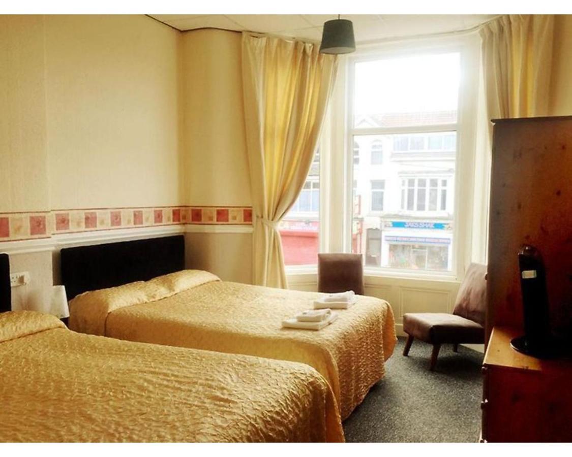 St Elmo Hotel Μπλάκπουλ Εξωτερικό φωτογραφία